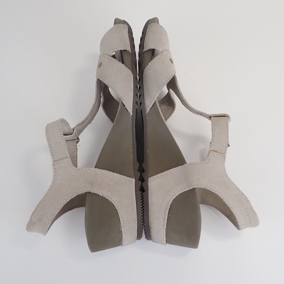 Merrell Tan Sandals - Picture 8 of 9